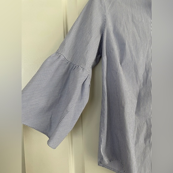 J. Crew Women’s Blue and White Striped Bell-Sleeve Button-Down Top - Picture 4 of 6